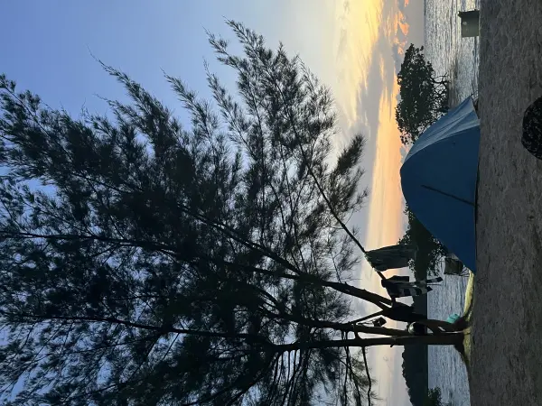 Pemandangan sunset di pantai