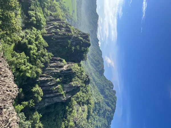 Keindahan gunung sepikul di pagi hari