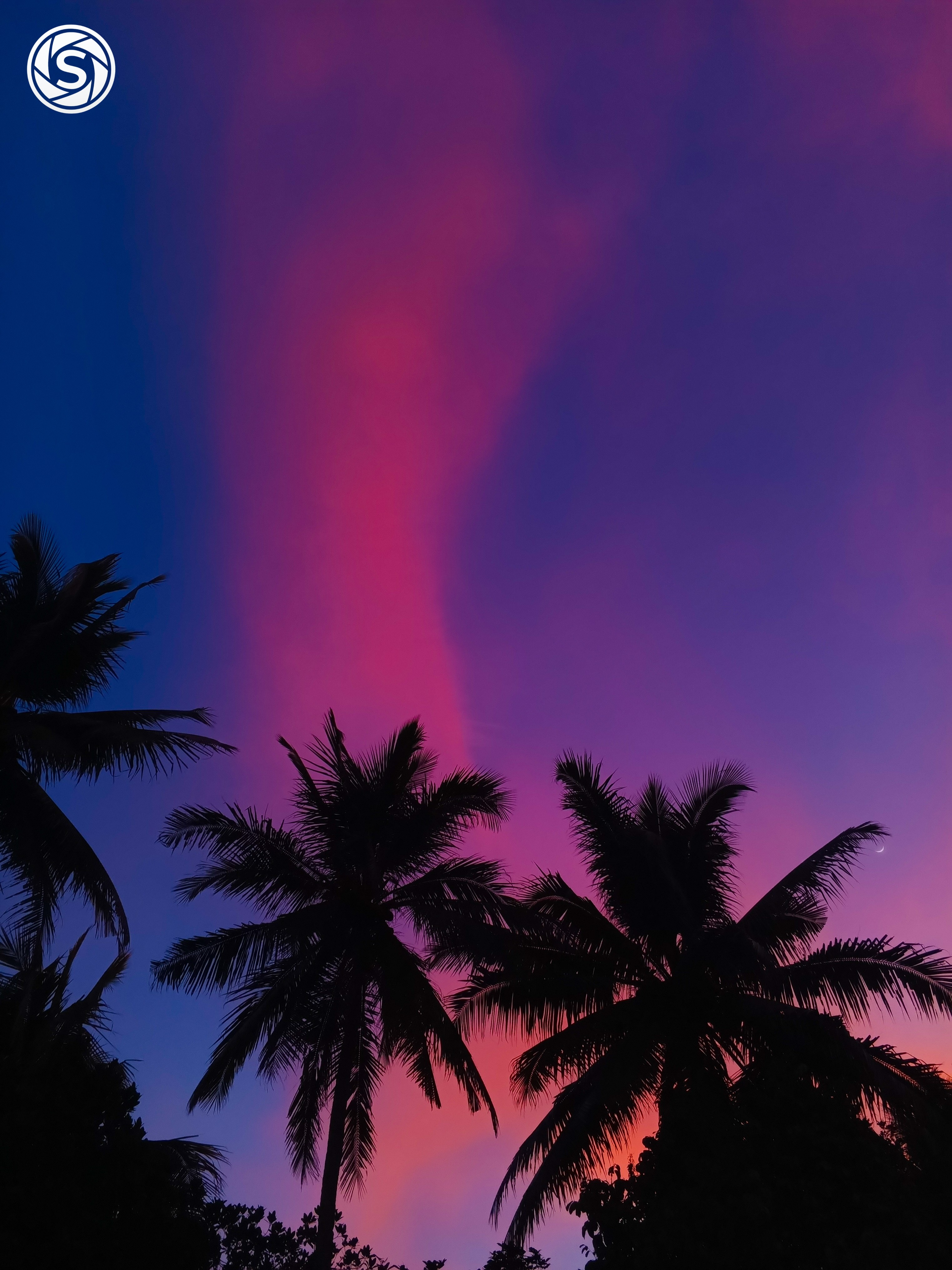 sunset yang indah dengan langit ungu - foto oleh tahh di PictStock