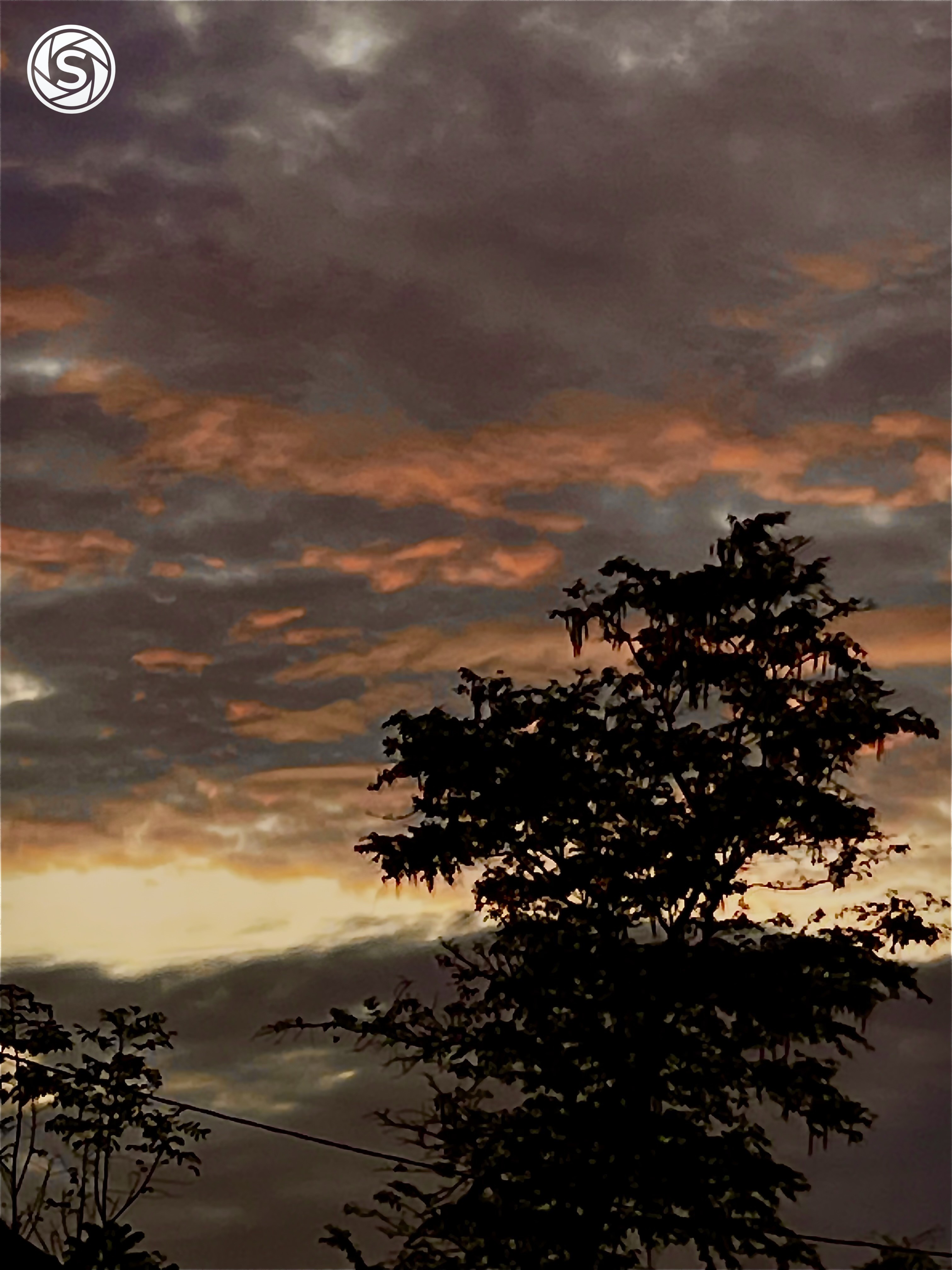 Sunset di pedesaan - foto oleh Irul Basori di PictStock