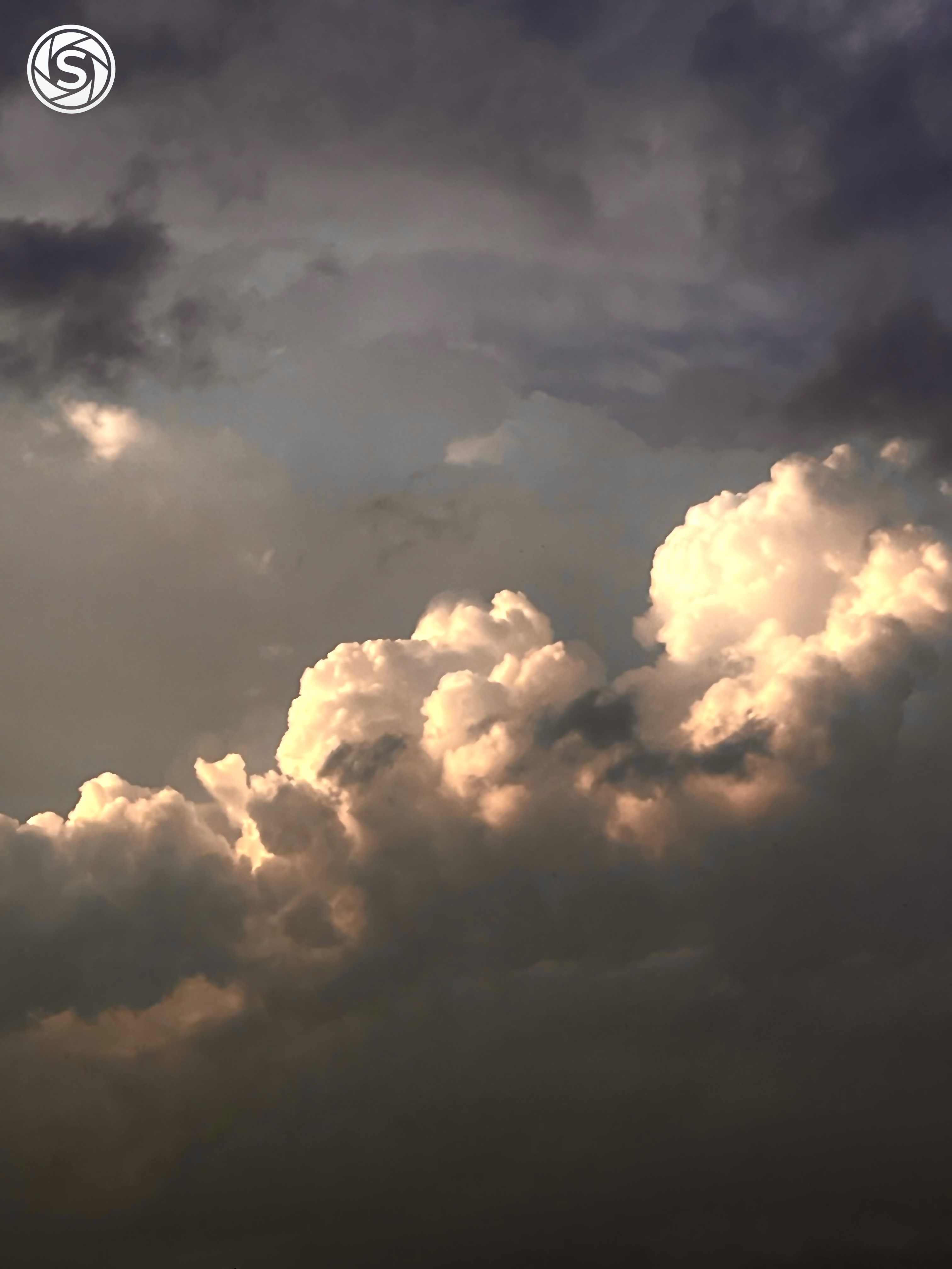 Awan sore hari - foto oleh Irul Basori di PictStock