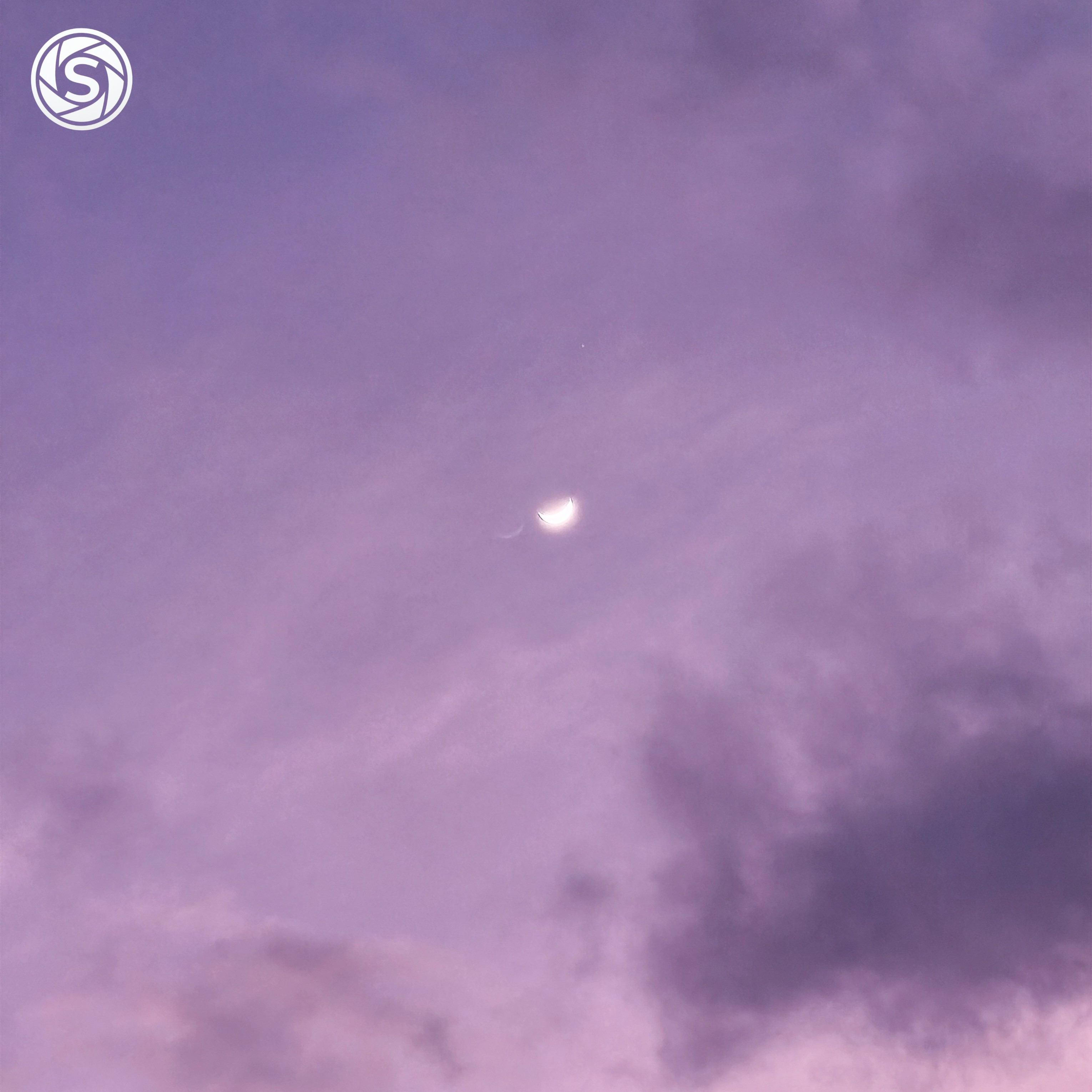 Bulan - foto oleh risa di PictStock